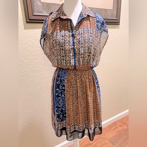 ☘️Adorable blue and tan print EnFocus Dress size 10